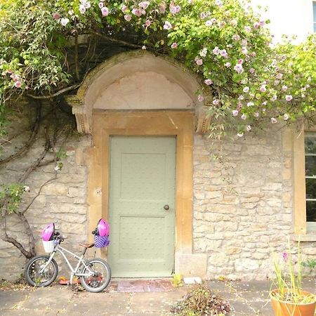 Lovely Property In The Heart Of Somerset, Sleeps 9 Shepton Mallet Exterior photo