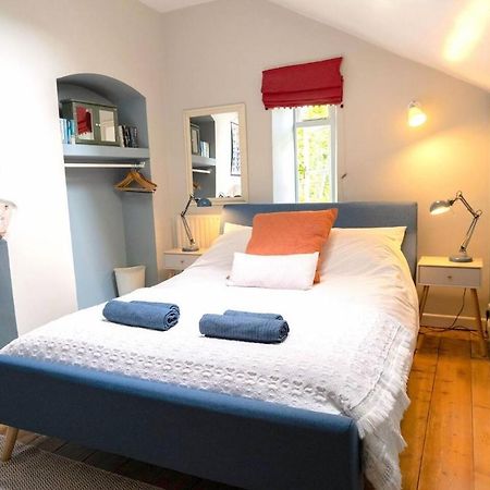 Lovely Property In The Heart Of Somerset, Sleeps 9 Shepton Mallet Exterior photo