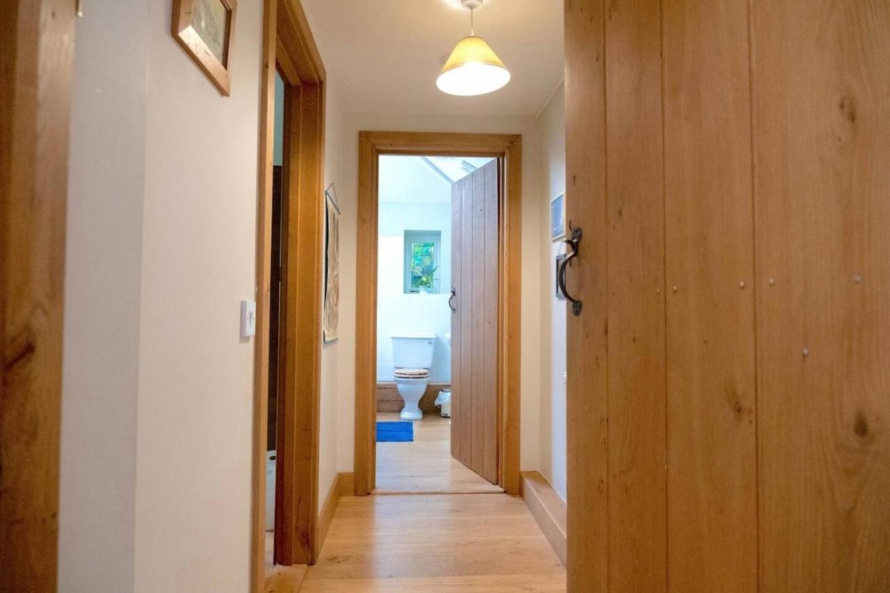 Lovely Property In The Heart Of Somerset, Sleeps 9 Shepton Mallet Exterior photo