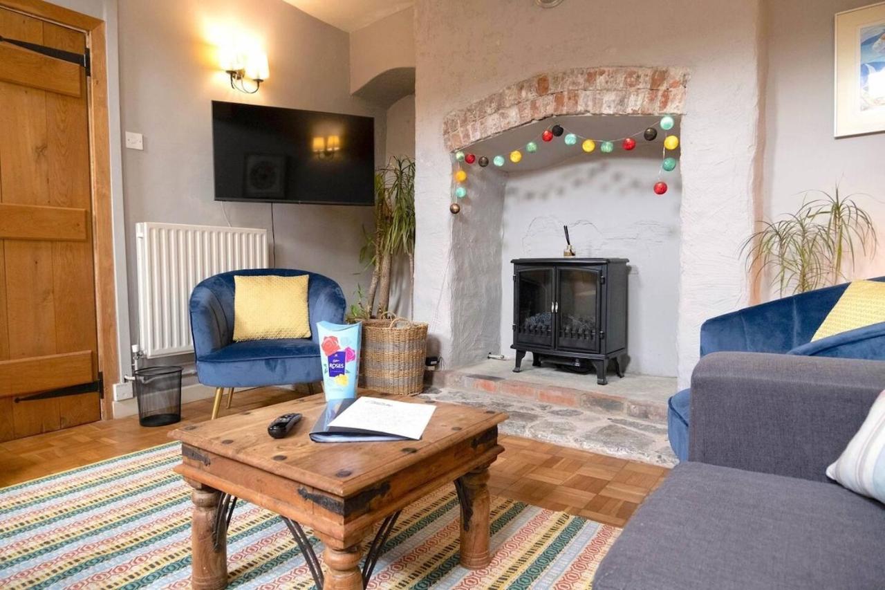 Lovely Property In The Heart Of Somerset, Sleeps 9 Shepton Mallet Exterior photo