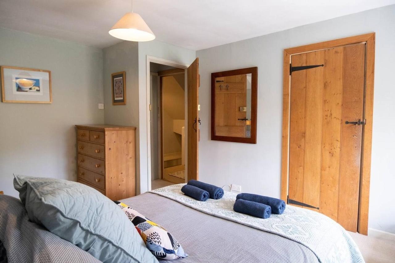 Lovely Property In The Heart Of Somerset, Sleeps 9 Shepton Mallet Exterior photo