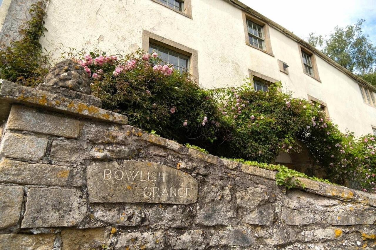 Lovely Property In The Heart Of Somerset, Sleeps 9 Shepton Mallet Exterior photo