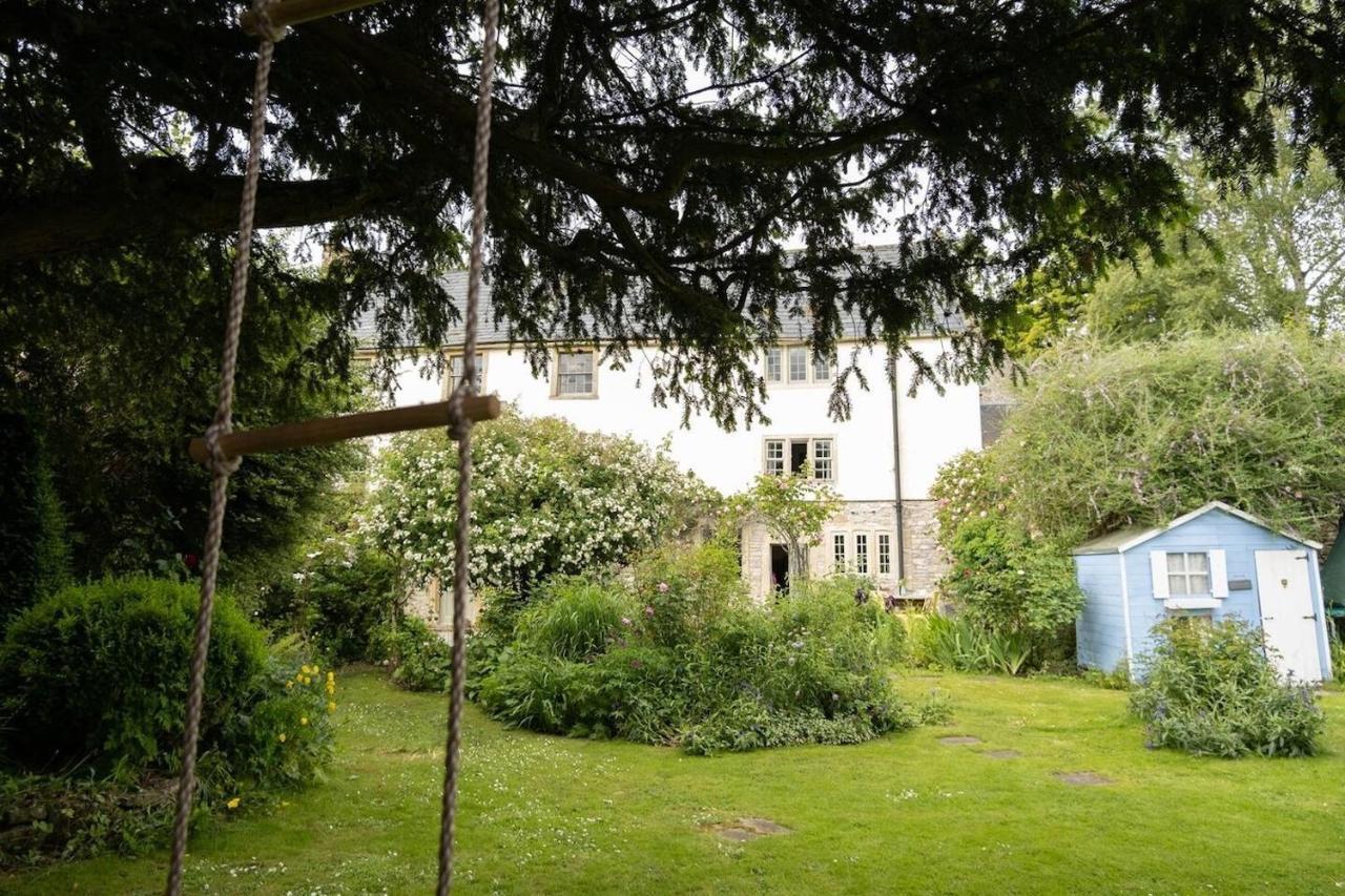 Lovely Property In The Heart Of Somerset, Sleeps 9 Shepton Mallet Exterior photo