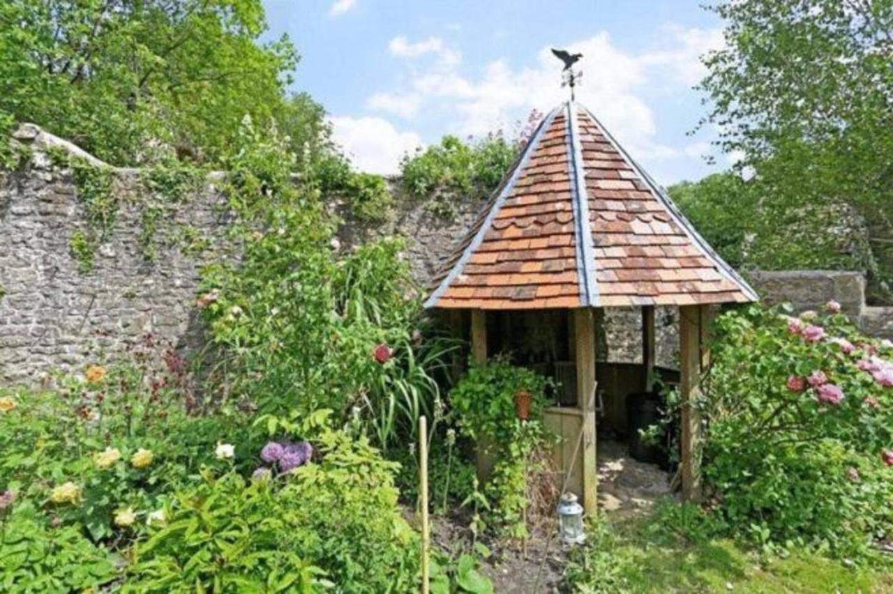 Lovely Property In The Heart Of Somerset, Sleeps 9 Shepton Mallet Exterior photo